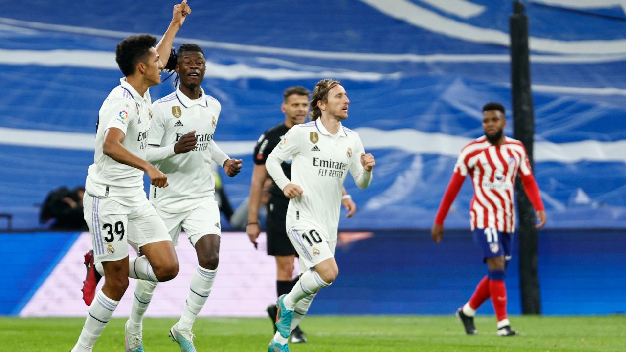 Real Madrid rescata un empate contra el Atlético y le deja LaLiga a ...