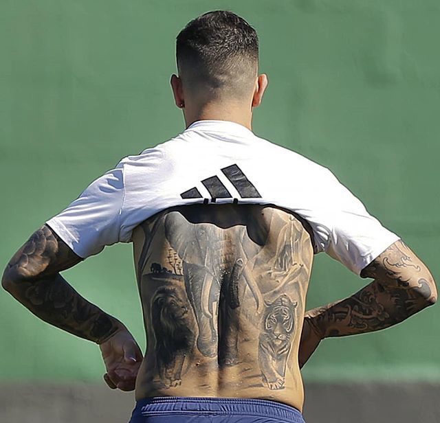 Leandro Paredes tiene tatuajes en casi todos los lados de su cuerpo. Foto: Redes sociales