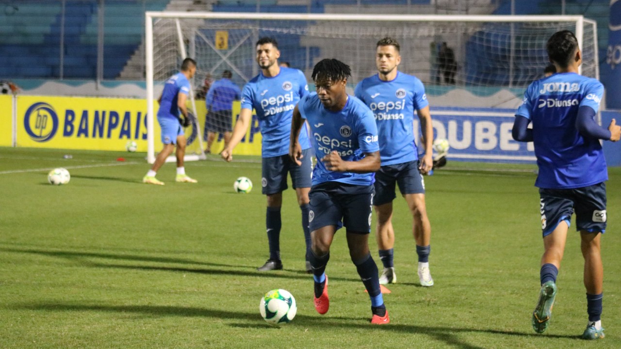 Riky Zapata define si estará disponible ante Saprissa en Costa Rica