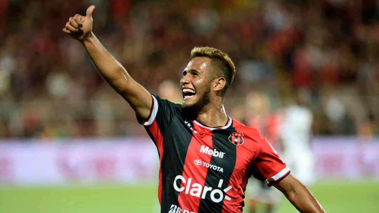 La condición de Alex López para fichar con un club grande de la Liga