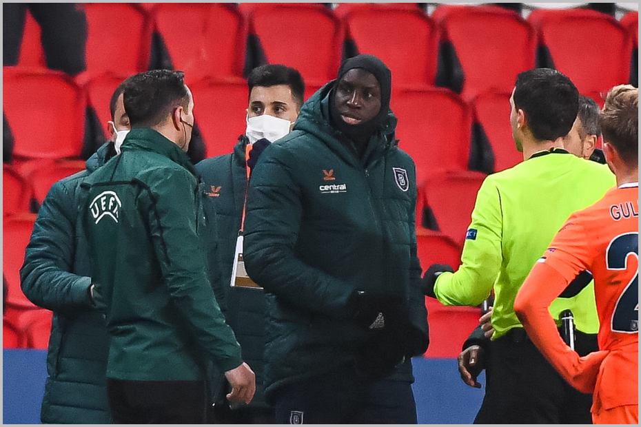Le Sénégalais Demba Ba (au centre) s