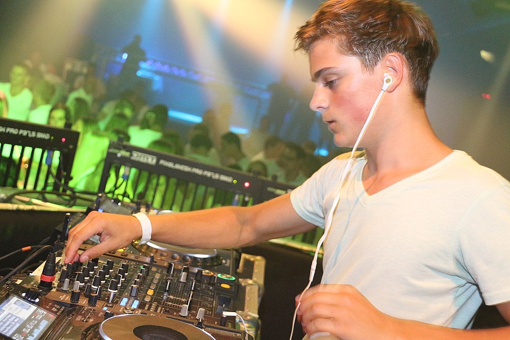 Le DJ Martin Garrix par&nbsp;Jasper K - Wikipédia CC BY-SA 3.0