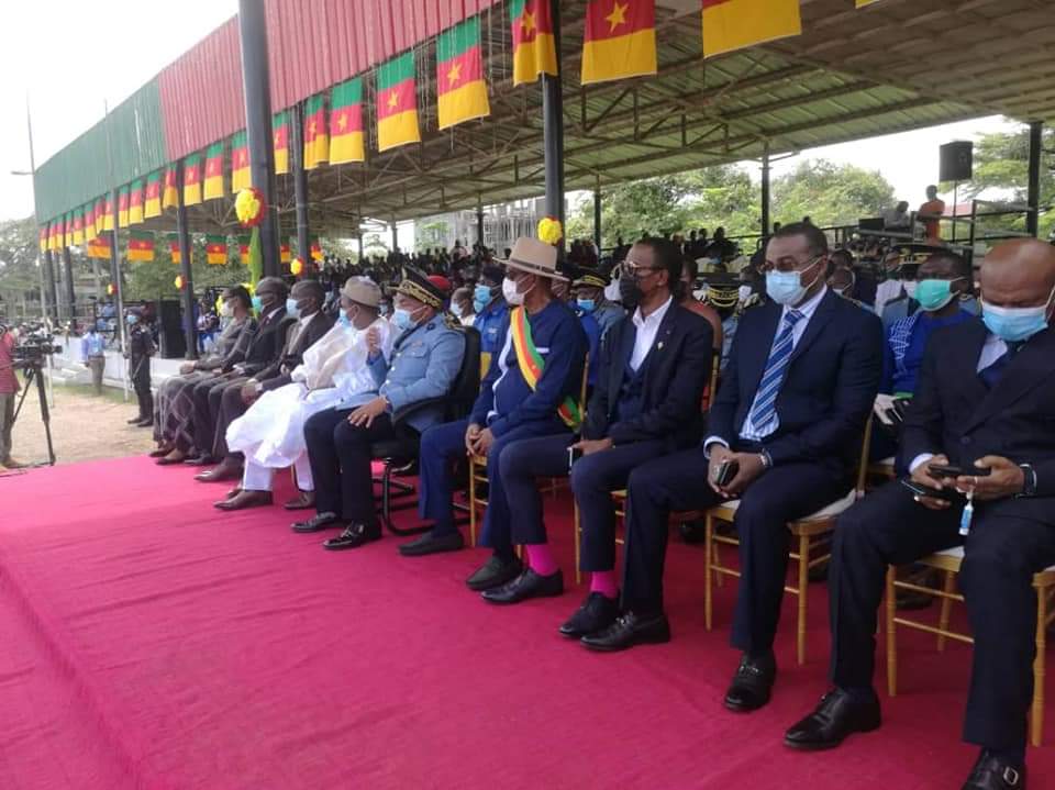 Cérémonie officielle à la place des fêtes de Kribi cf KNP
