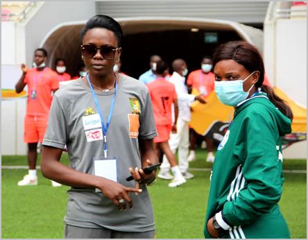 Gaëlle Enganamouit (à gauche) était team manager de l