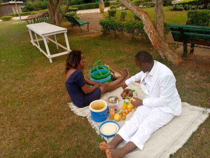 &nbsp; Pique nique au monument de la réunification. Crédit :&nbsp;Voyage en hauteur