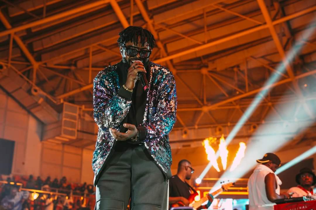 Locko, le roi de la pop music camerounaise. Crédit : Arthpictures