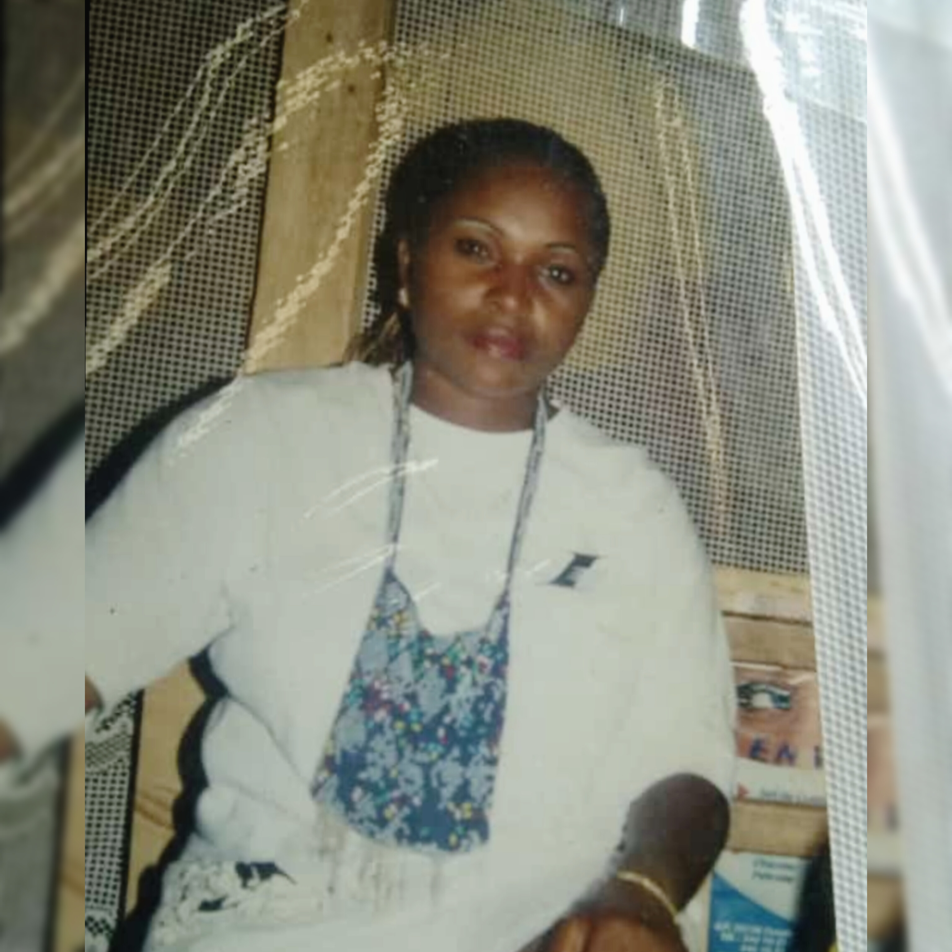 Photo de ma mère dans le temps, bien avant ses 50 ans.&nbsp;