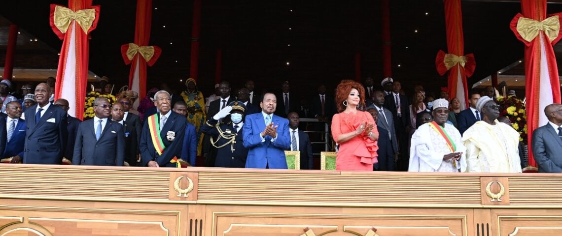 Tribune présidentielle lors du défilé marquant la 52e édition de la fête de l