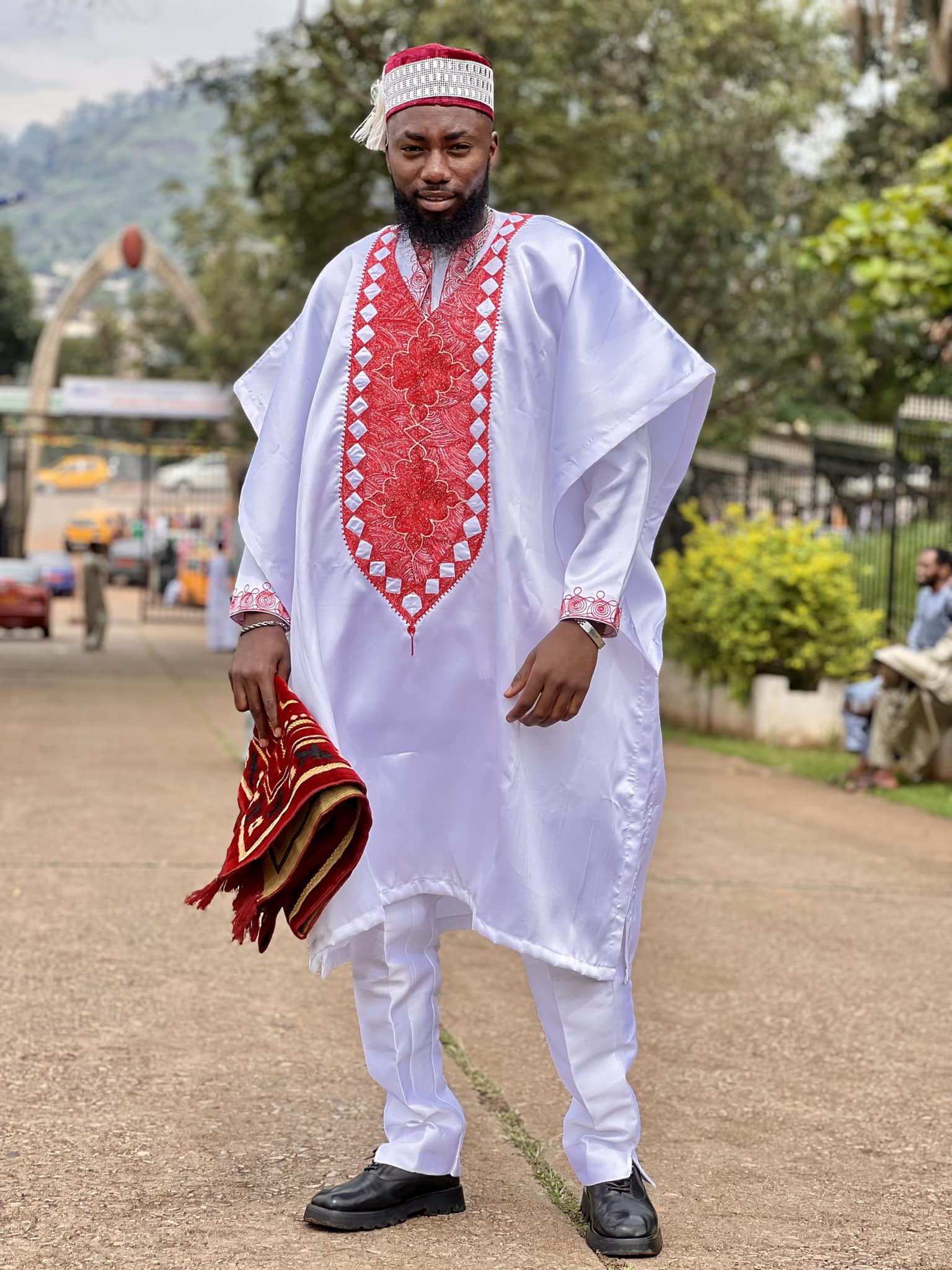 Pause- danse avec MOCTAR EL SALIM: Le chorégraphe des temps modernes loyal à ses traditions