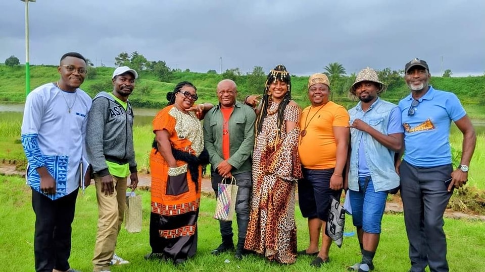 Orgelle Kentsop, Rigobert Tamwa et Roger Brice Sobgo à la base nautique de Dschang. Crédit :&nbsp;Orgelle Kentsop