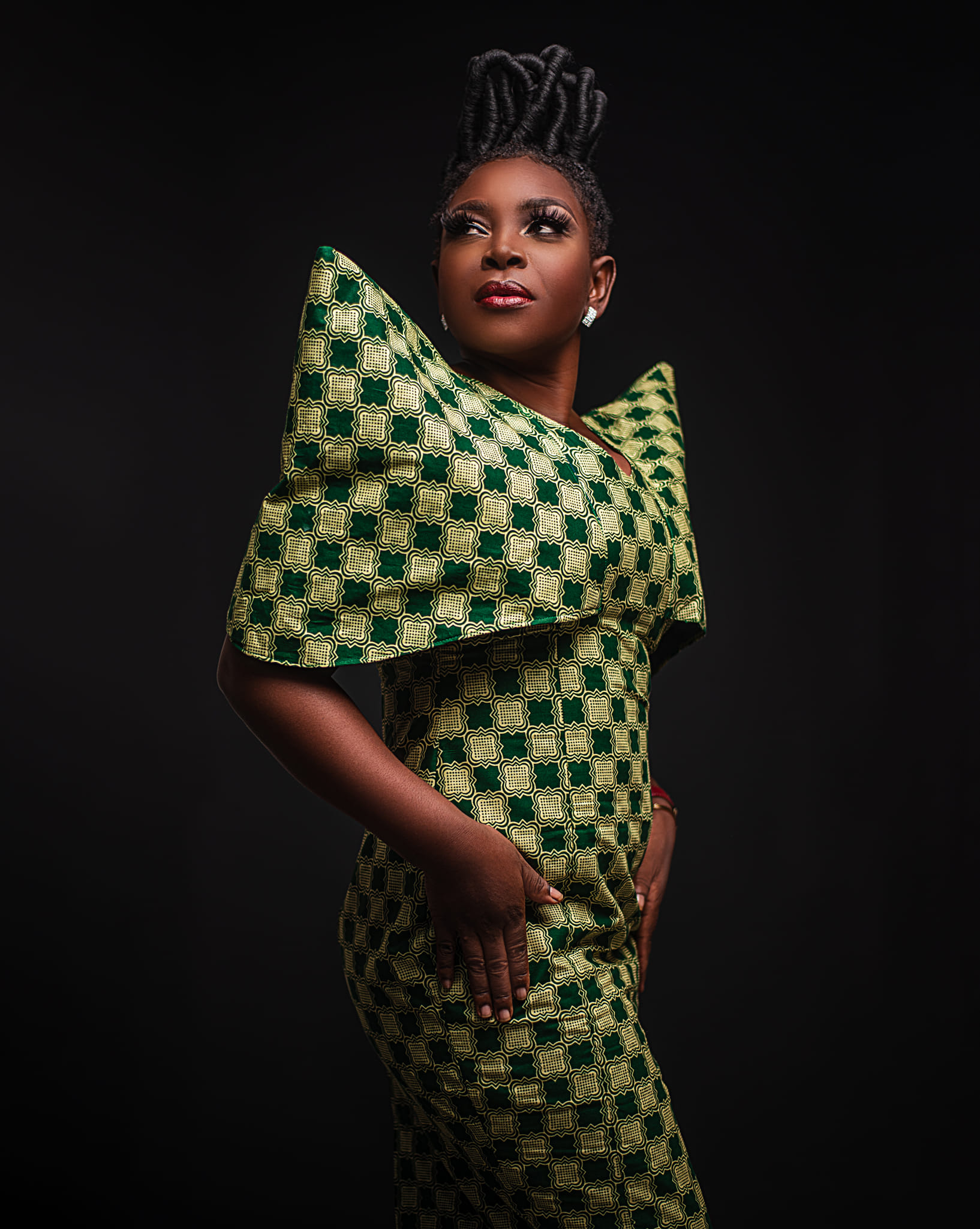 Entrevue avec Christ Eken Tchatchoua: La philanthrope cosmétiquement esthétique