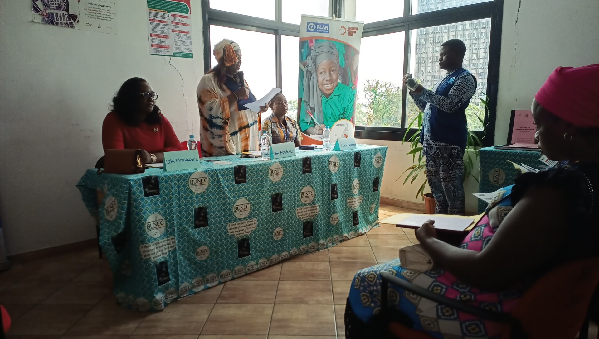 Le droit à l’identité et le droit à l’éducation : les stratégies de ECW au Cameroun