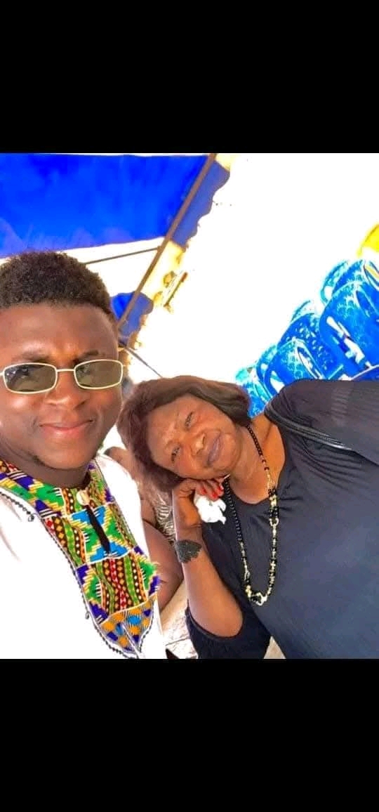 Christian Deutou et sa défunte Grand-mère&nbsp;