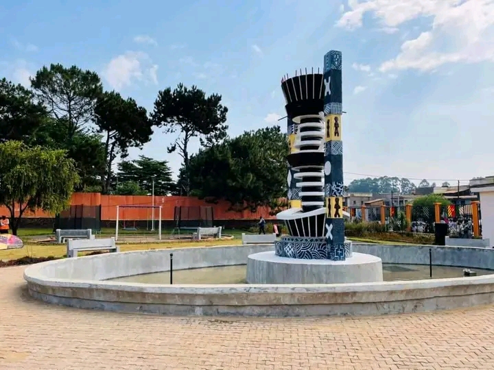 Parc des loisirs de Bafoussam. Crédit : Visiter le Cameroun avec moi