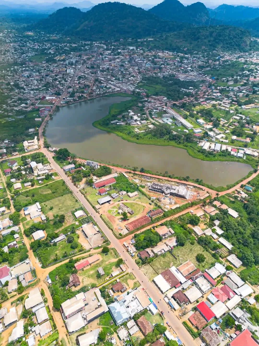 Le lac municipal de Yaoundé. Crédit : Visiter le Cameroun avec moi.