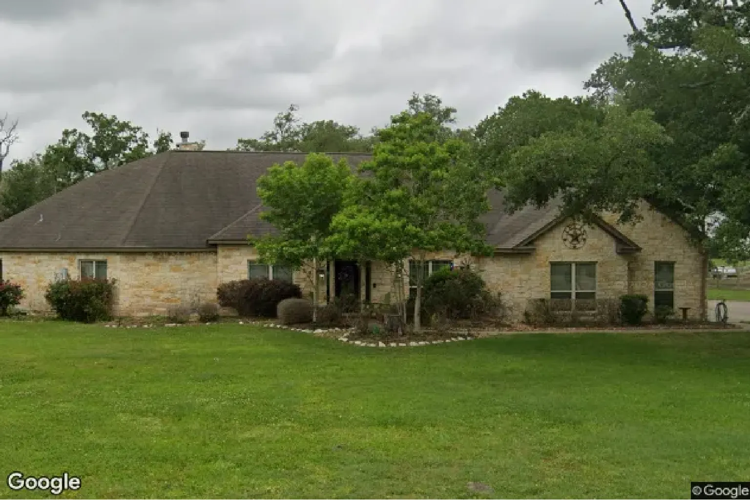 343 Thousand Oaks Dr, Angleton, TX 77515 | BlueBid