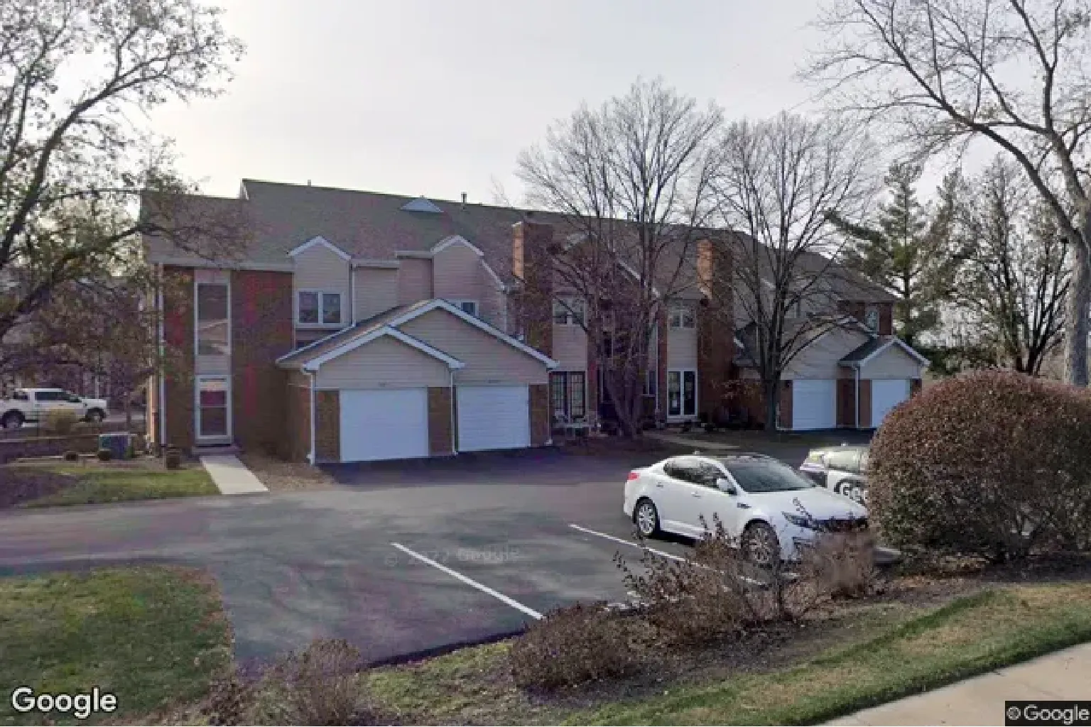 1300 Holgate Dr Unit F1, Ballwin, MO 63021 | BlueBid