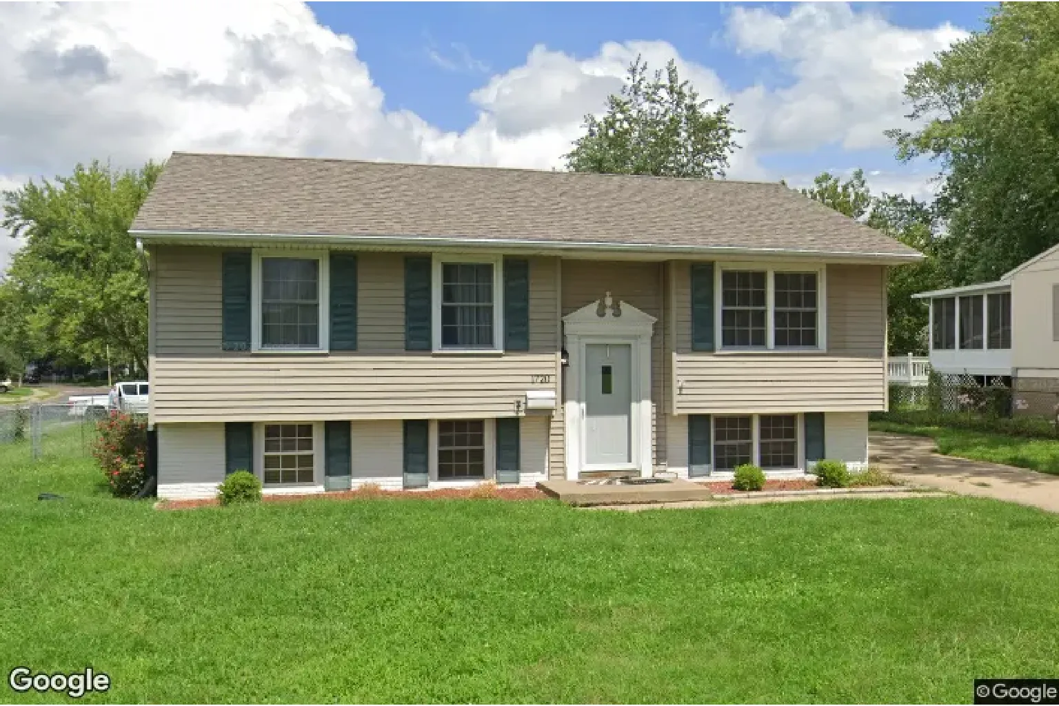 1720 Columbus Dr, Pekin, IL 61554 | BlueBid