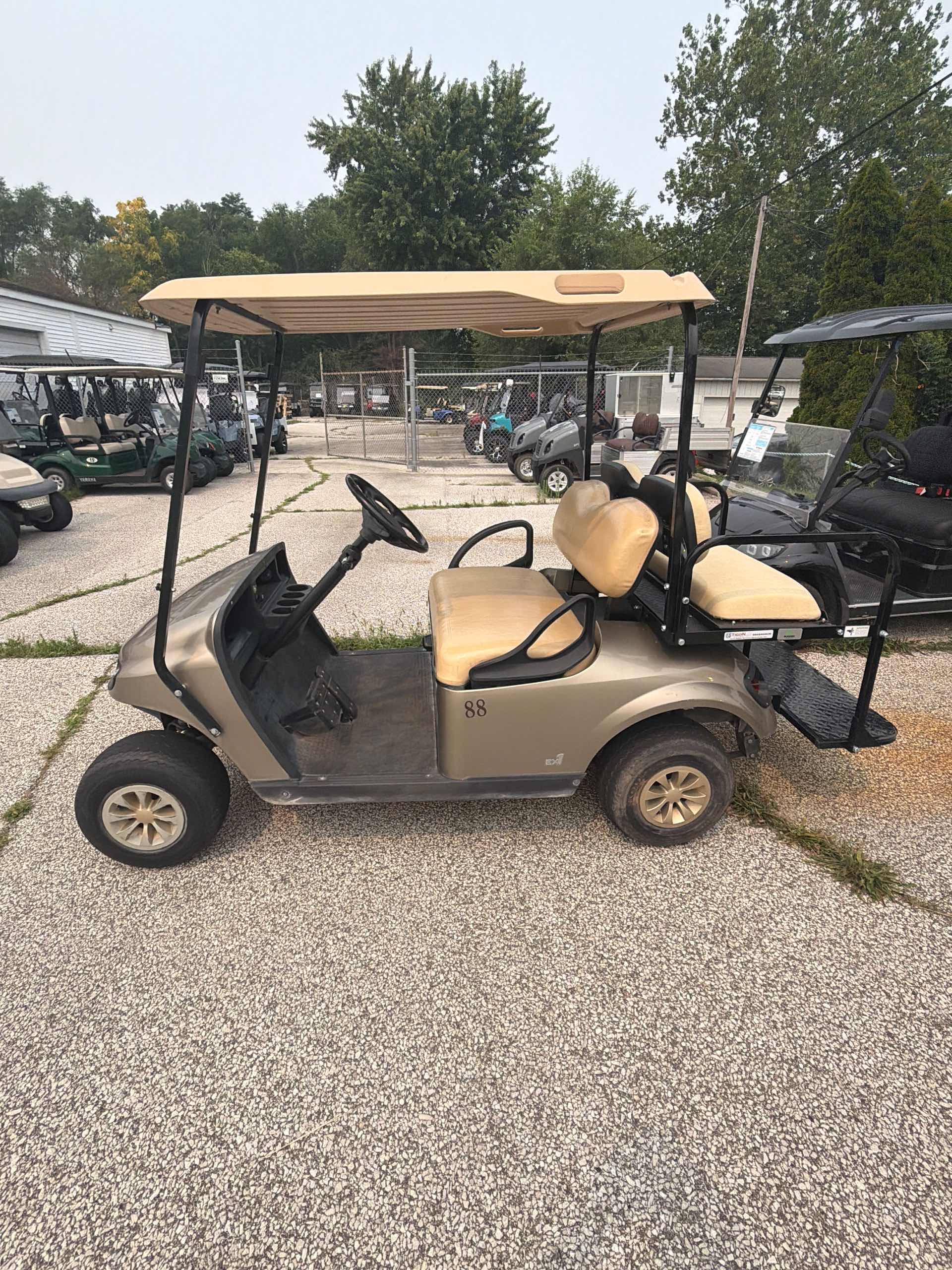 2021 EZGO TXT Champane image 2