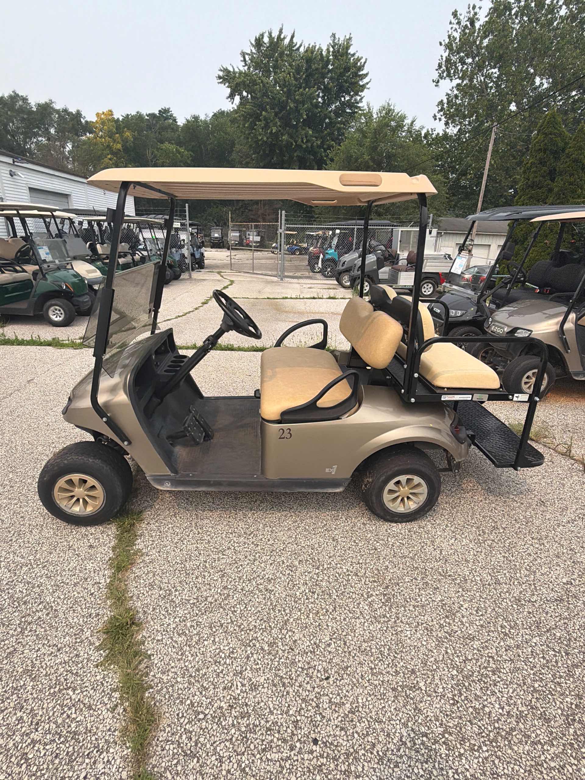 2021 EZGO TXT Champane image 2