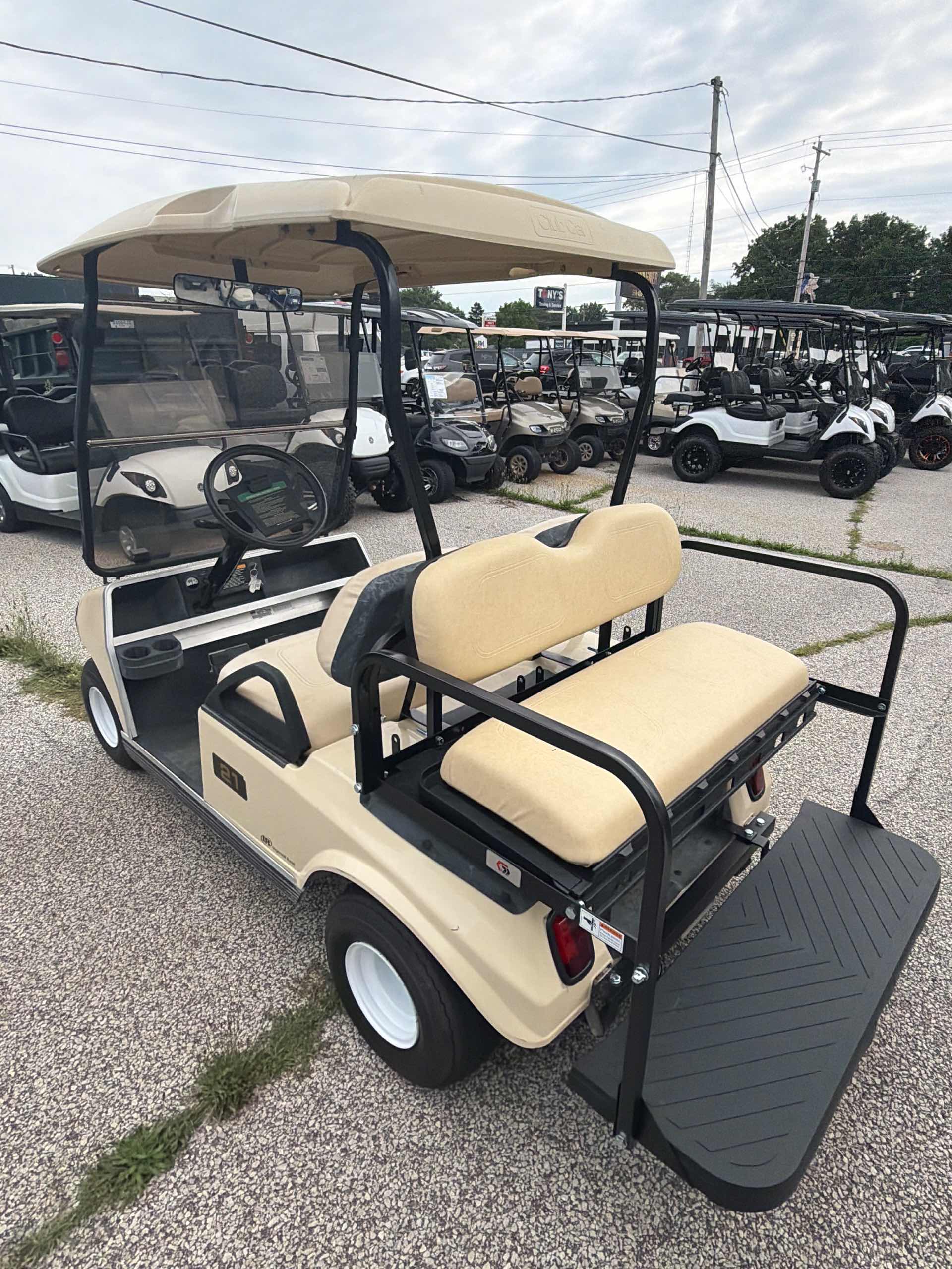 2007 Club Car DS Beige image 3