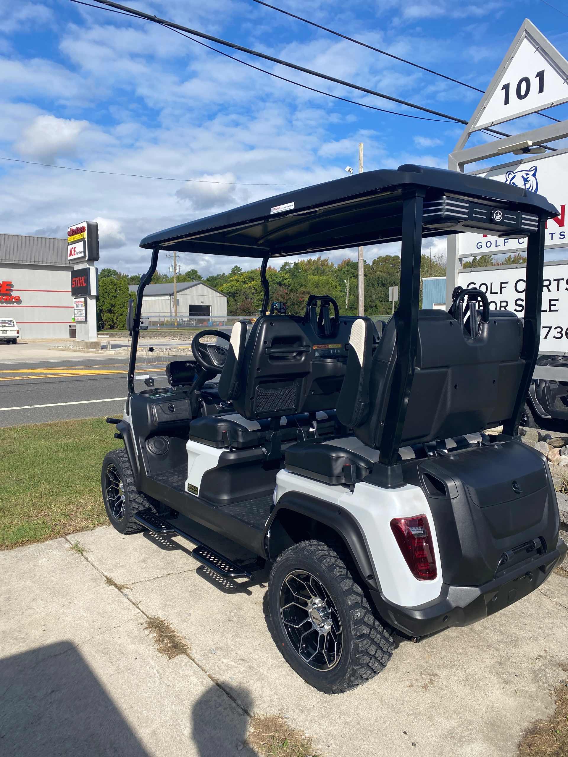 2027 Evolution D5 Maverick 4 PLUS White image 3
