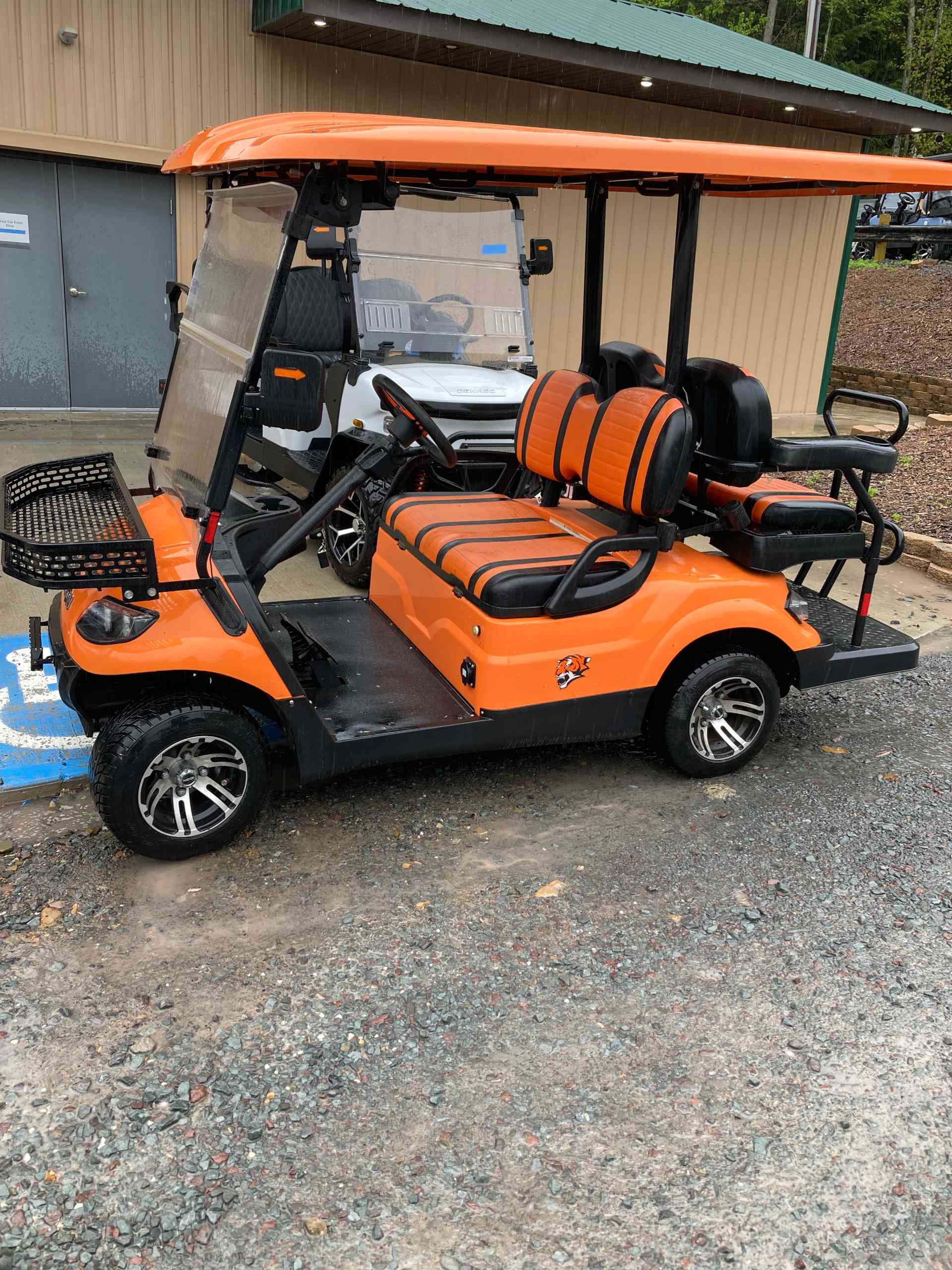 2021 Icon i40 orange image 2