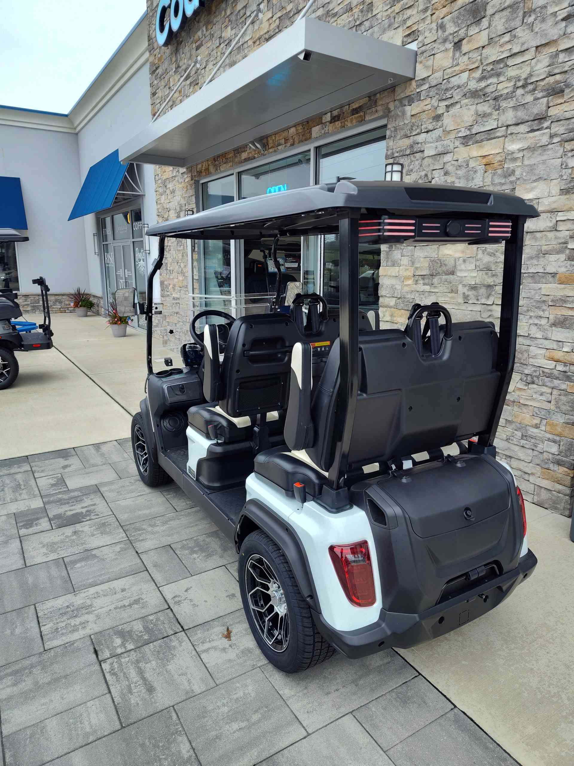 2027 Evolution D5 Ranger 4 PLUS White image 3