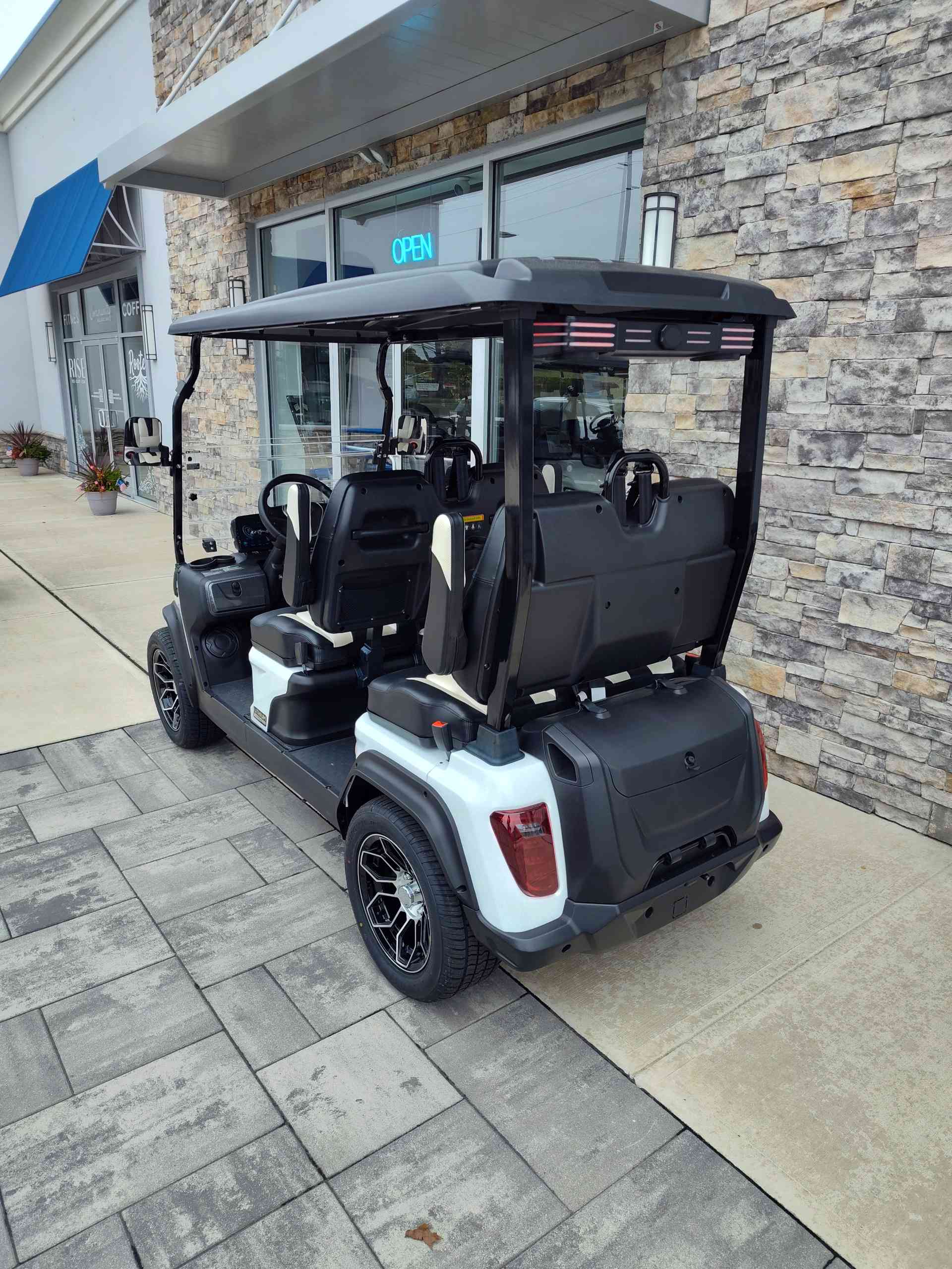 2027 Evolution D5 Ranger 4 PLUS White image 3