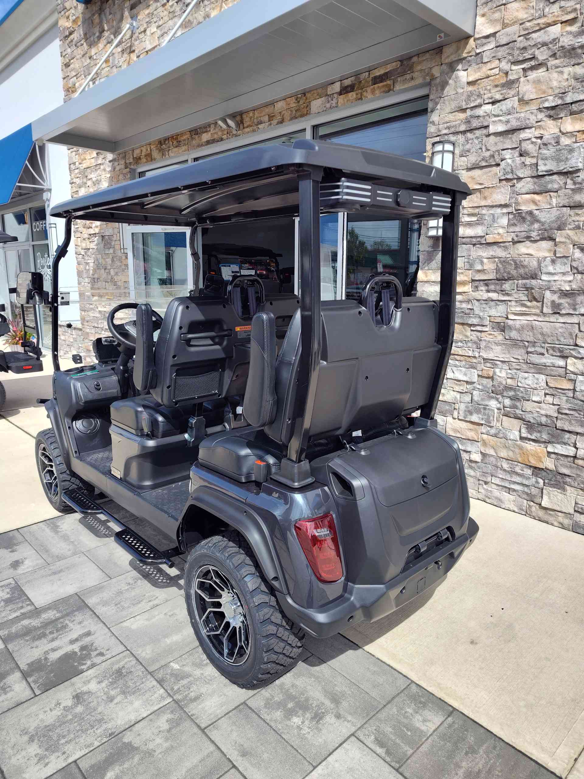 2027 Evolution D5 Maverick 4 PLUS Arctic Gray image 3