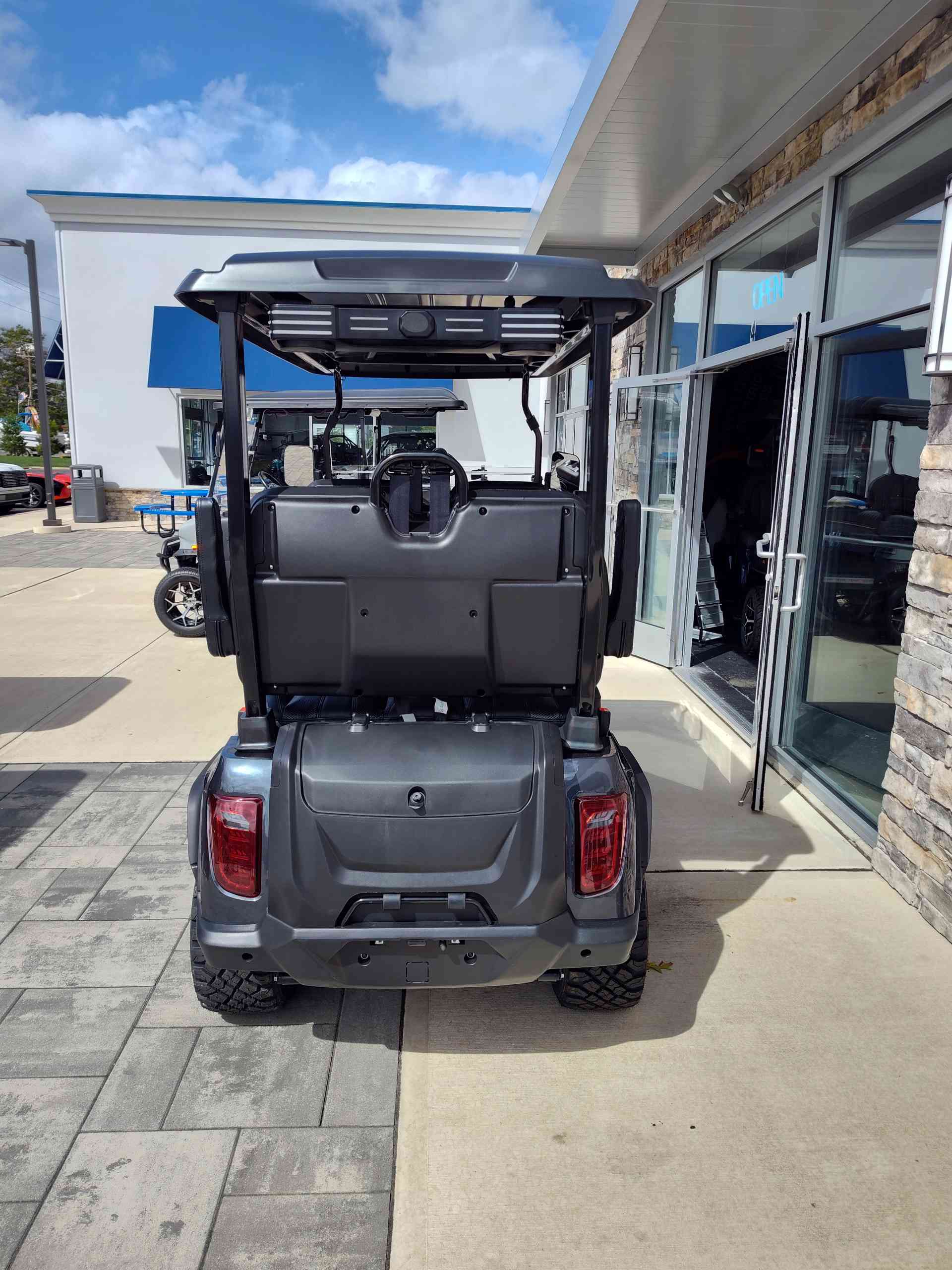 2027 Evolution D5 Maverick 4 PLUS Arctic Gray image 4