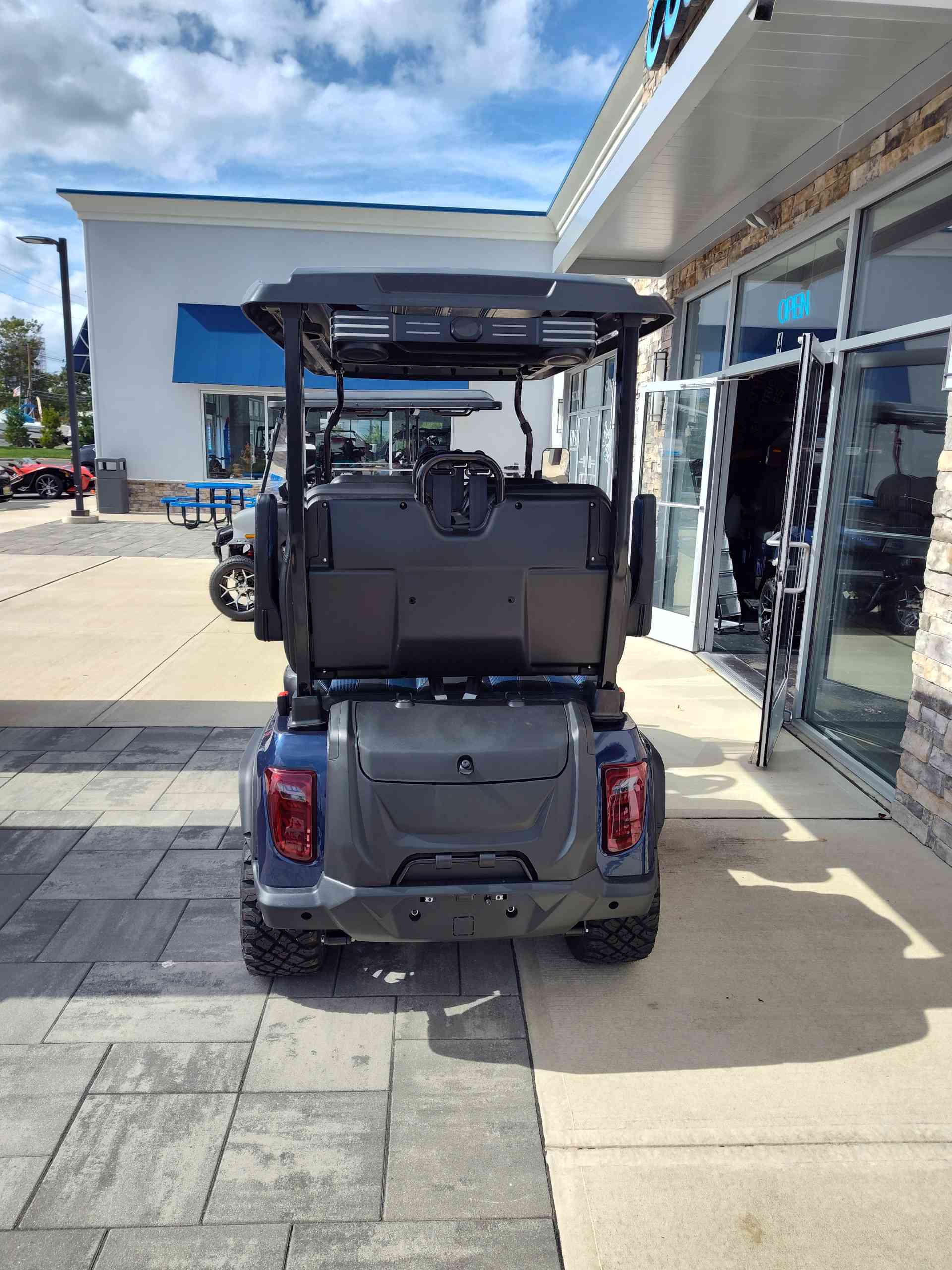 2027 Evolution D5 Maverick 4 PLUS Mediterranean Blue image 4