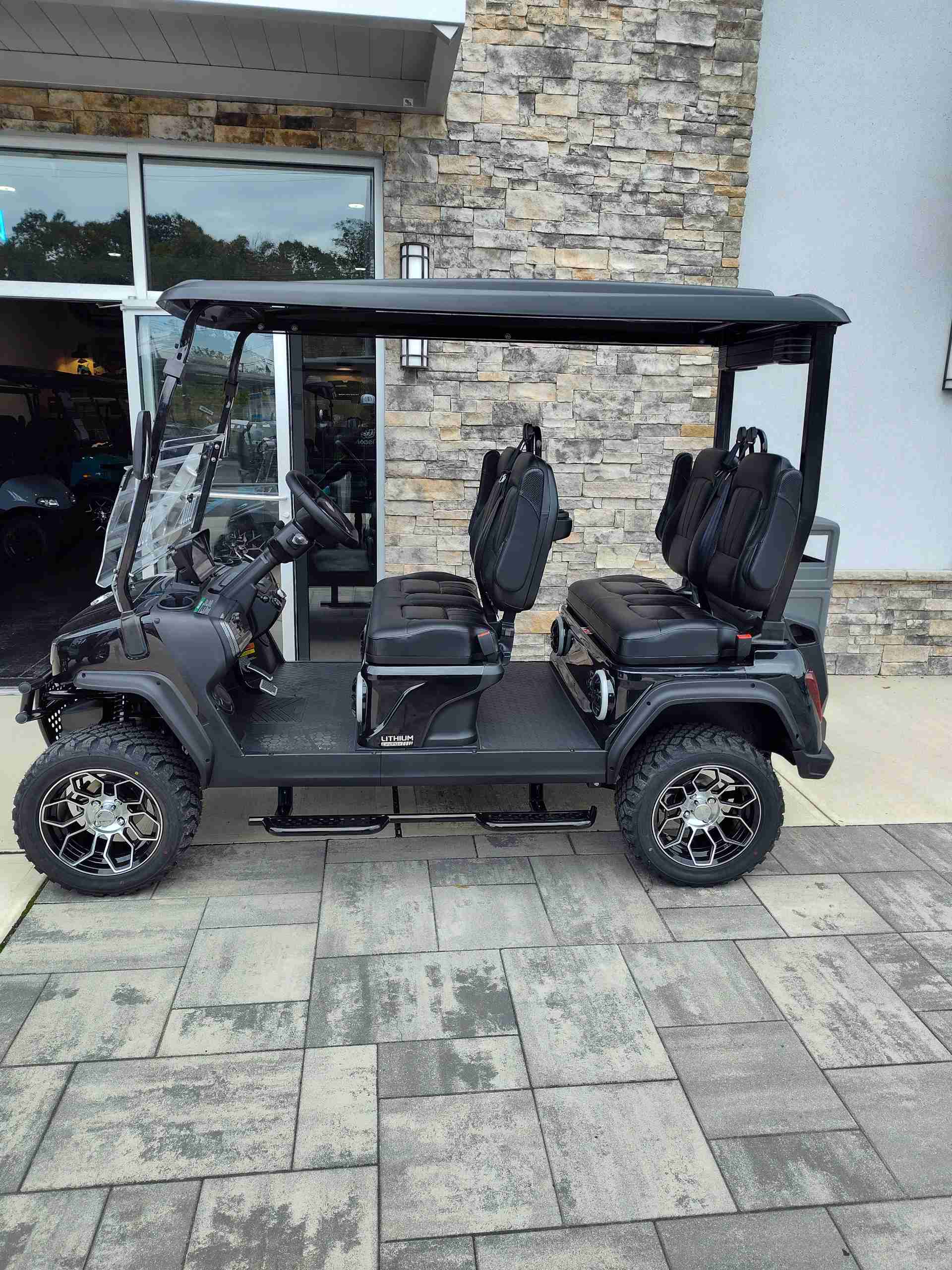 2027 Evolution D5 Maverick 4 PLUS Black image 2