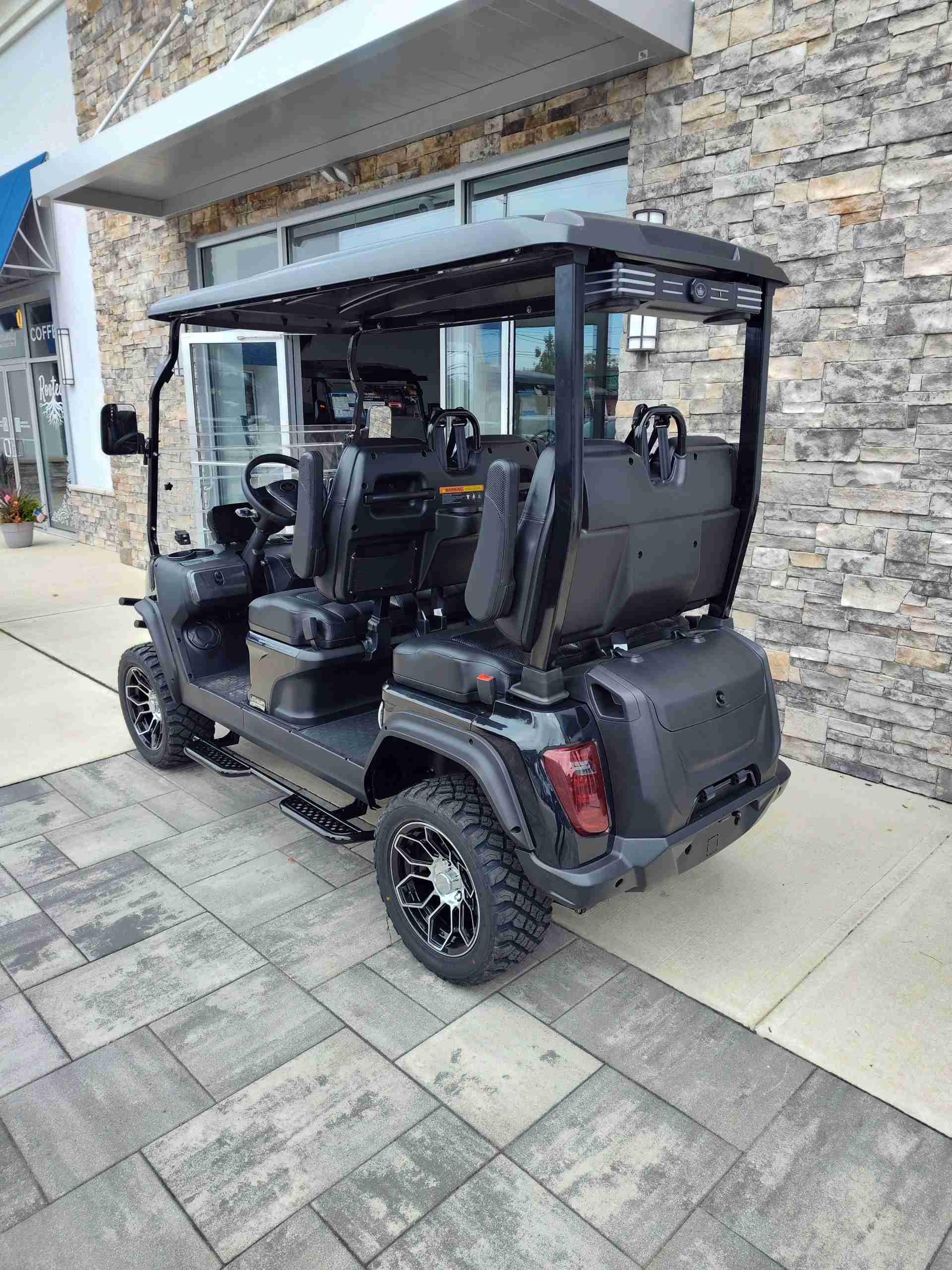 2027 Evolution D5 Maverick 4 PLUS Black image 3