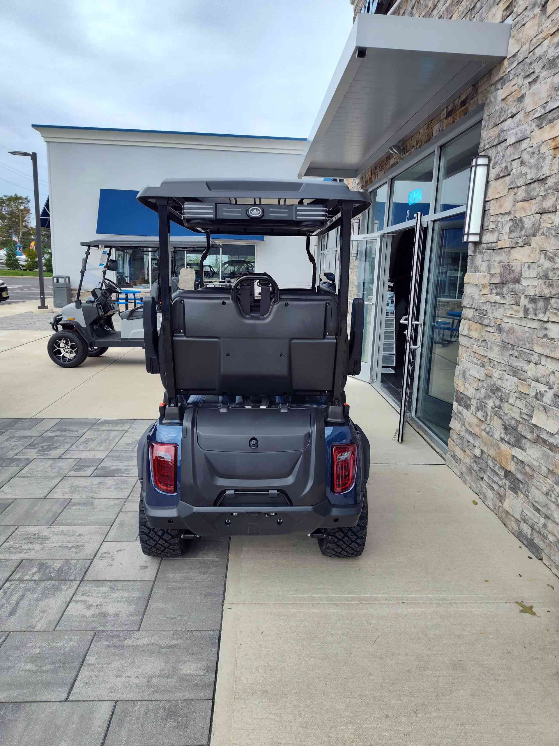 2027 Evolution D5 Maverick 4 PLUS Mediterranean Blue image 4