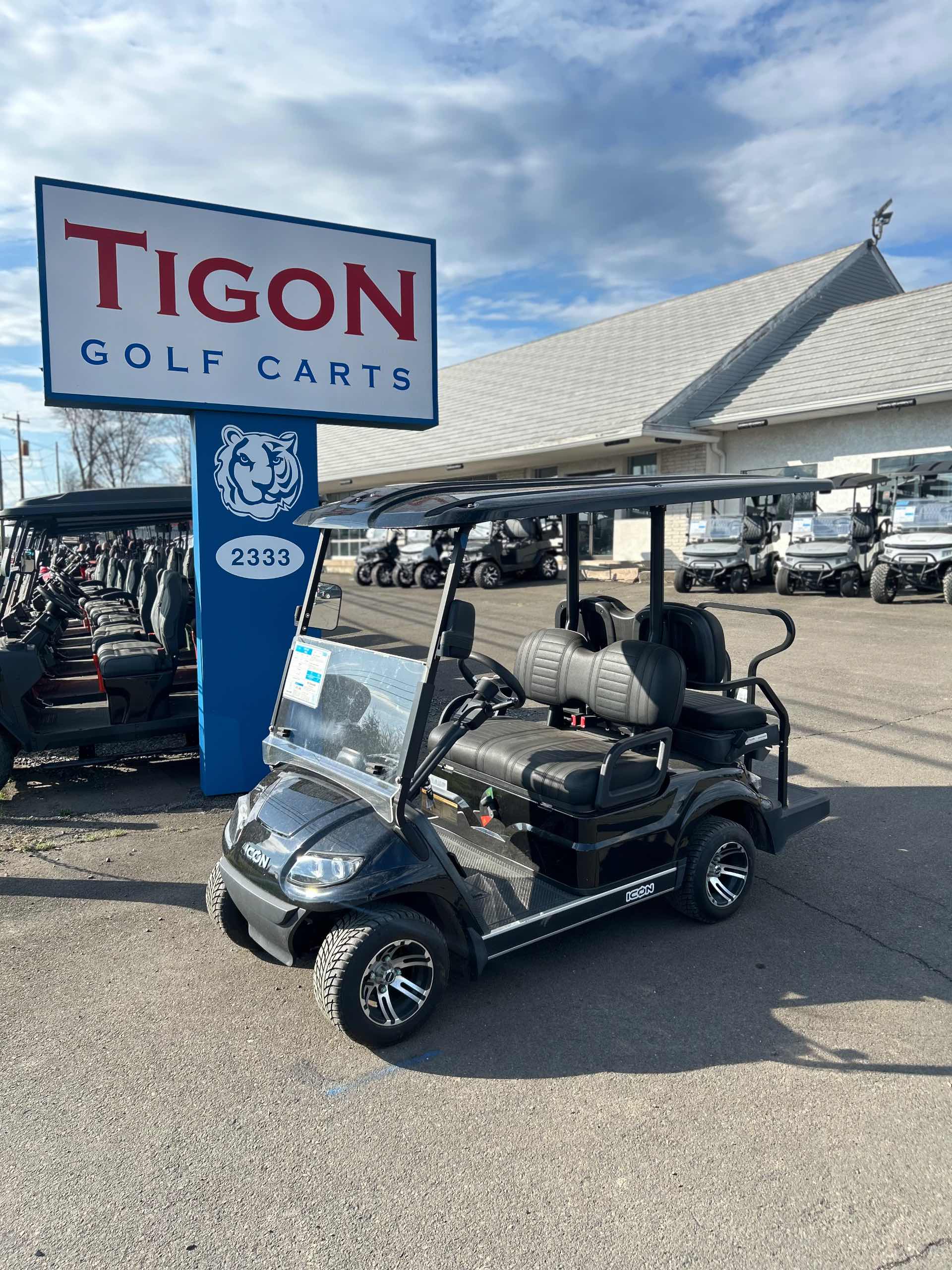 2024 Icon G40 Golf Cart in Black