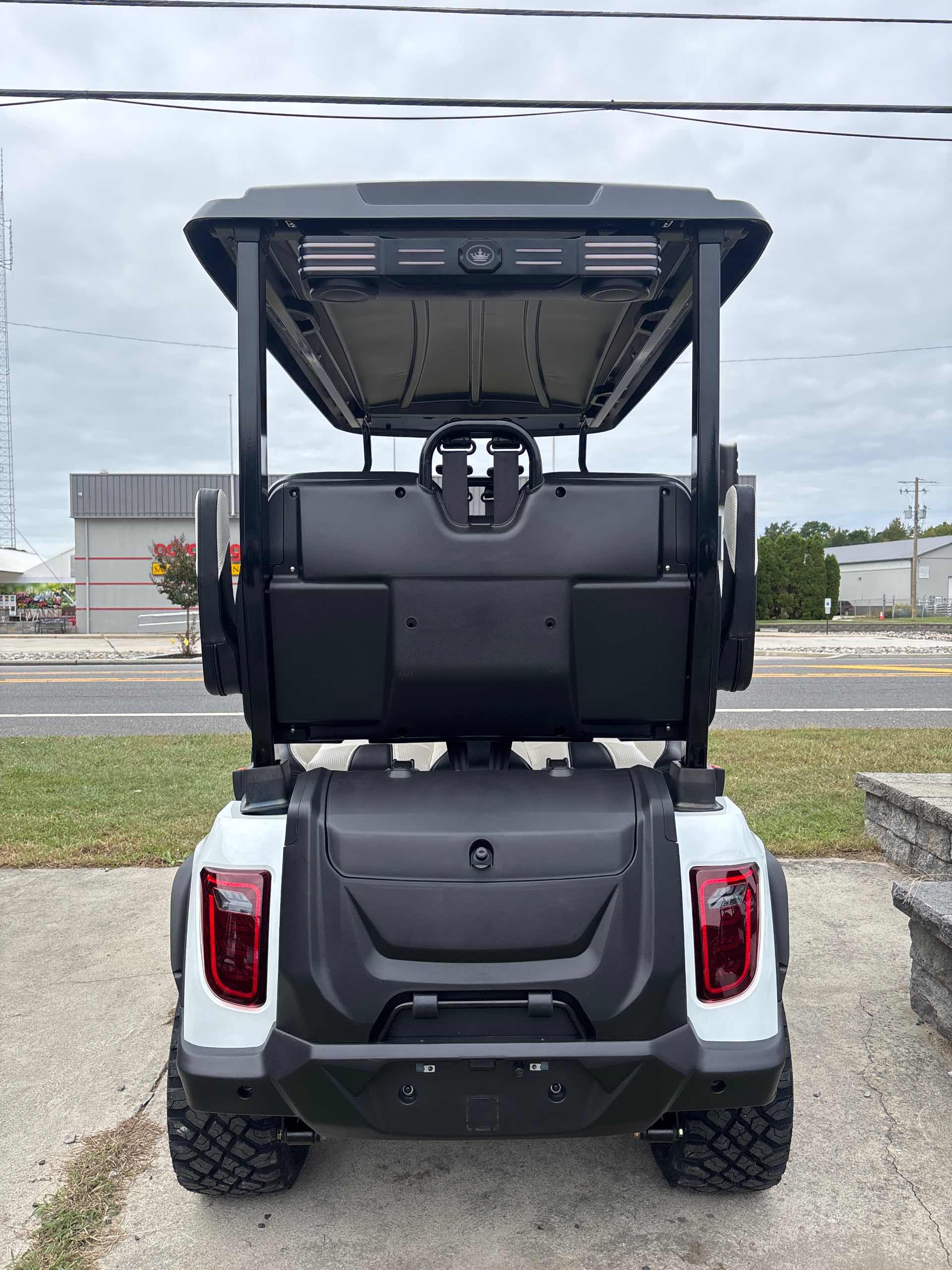 2027 Evolution D5 Maverick 4 PLUS White image 4