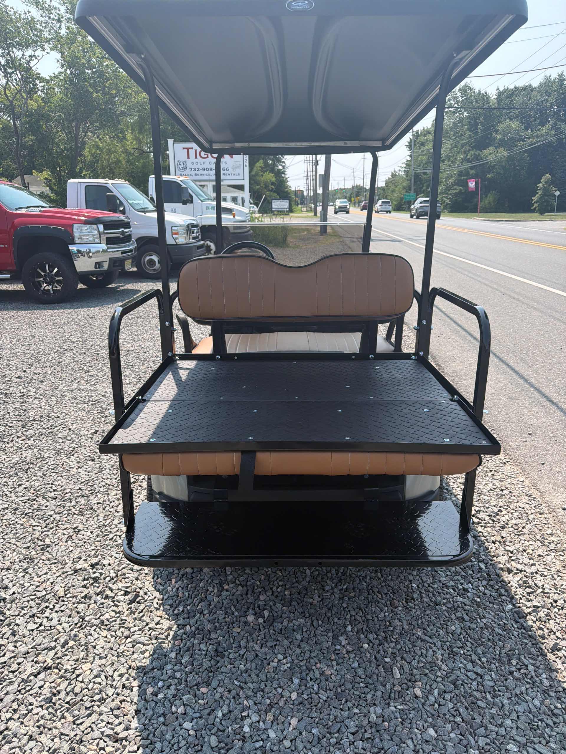 2021 EZGO RXV Beige image 4