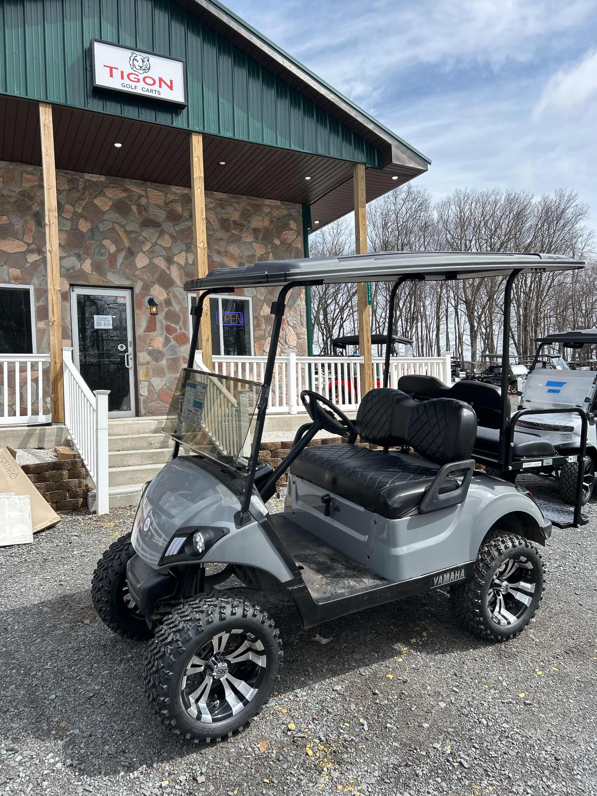 2016 Yamaha Drive 2 Golf Cart in Gray