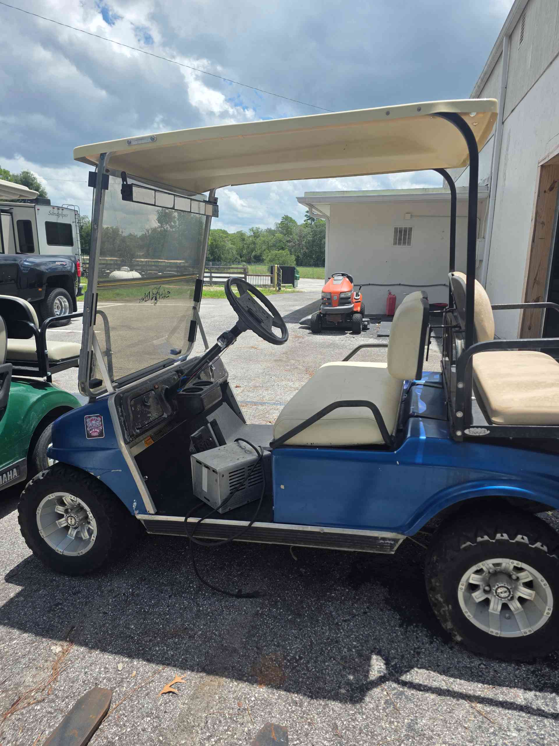 1995 Club Car DS Metallic Blue Onyx image 2