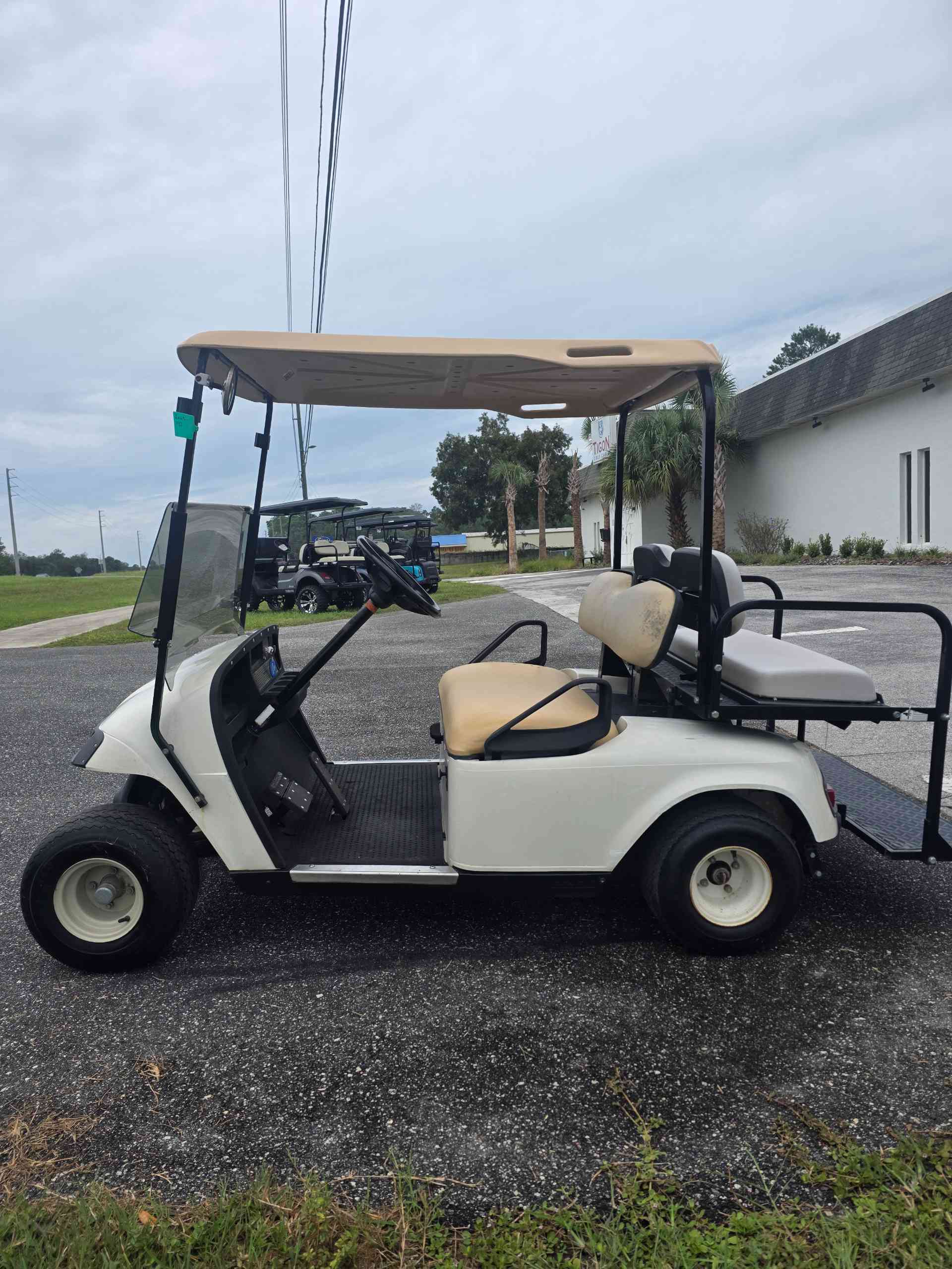 2008 EZGO TXT White image 2