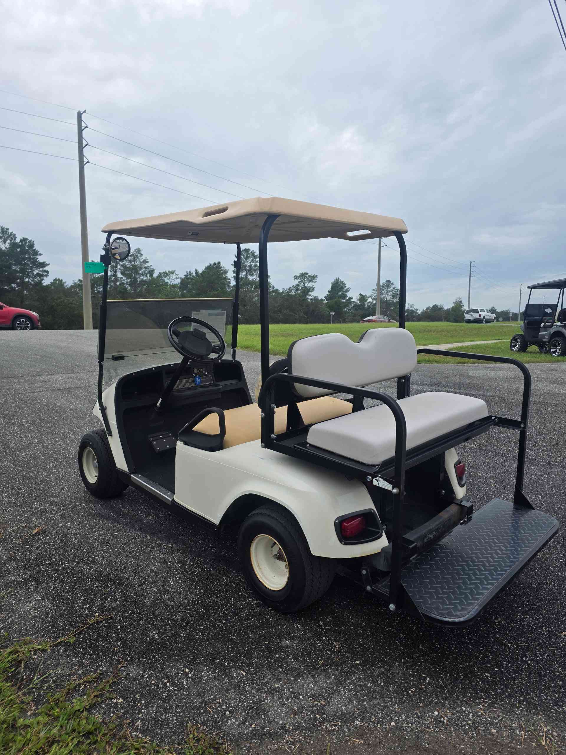 2008 EZGO TXT White image 3
