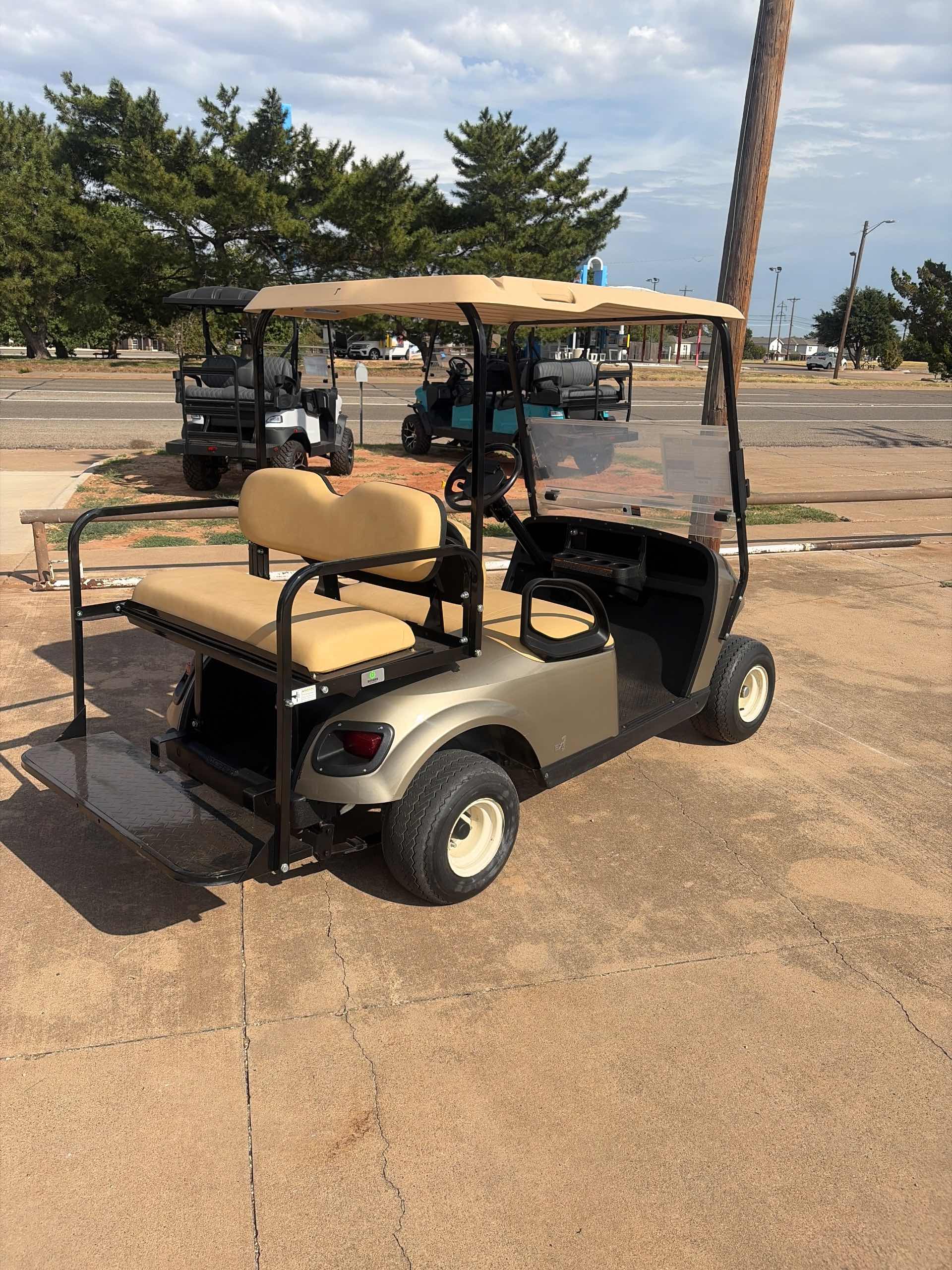 2021 EZGO TXT Champane image 4