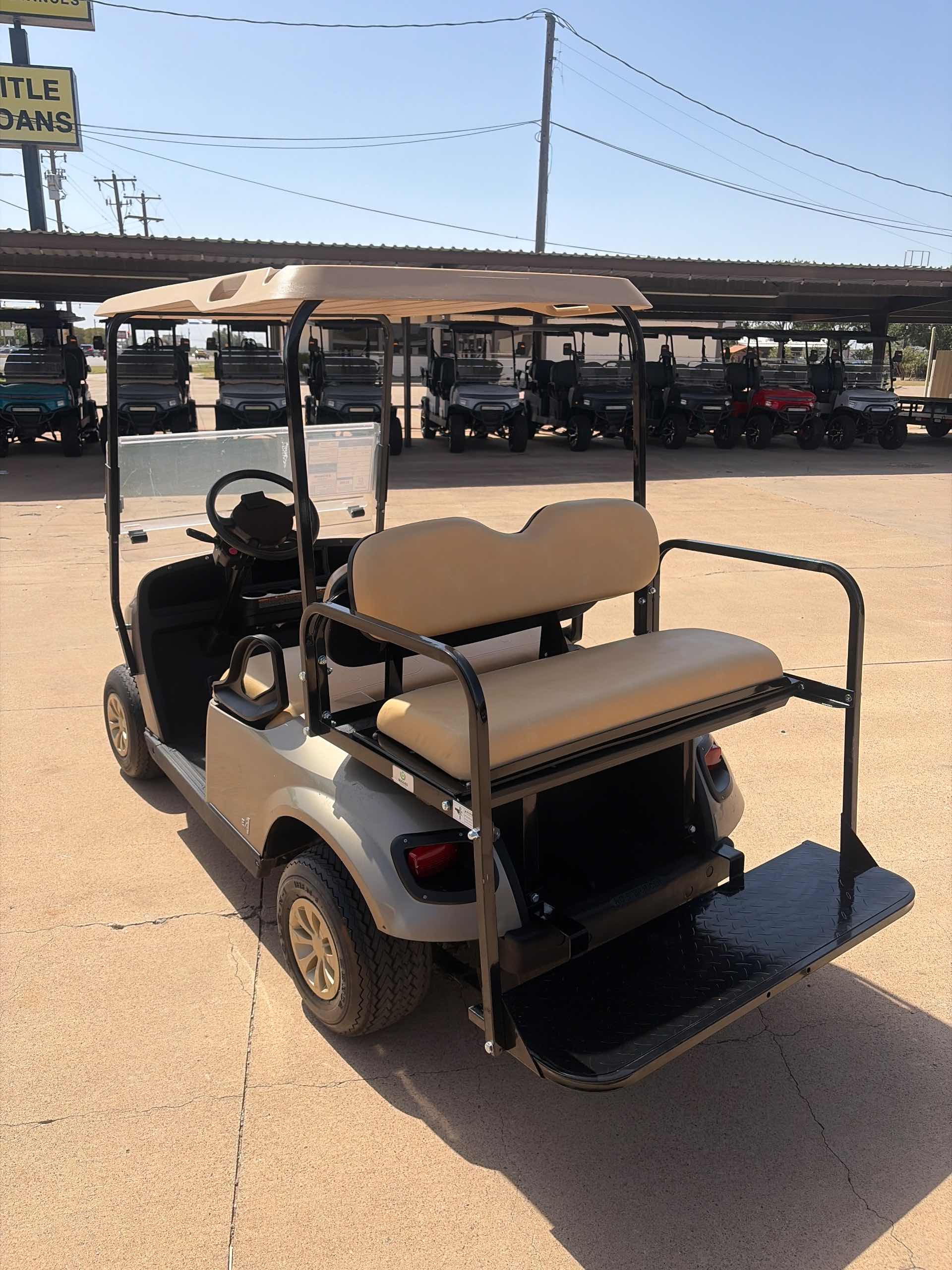 2021 EZGO TXT Champane image 3