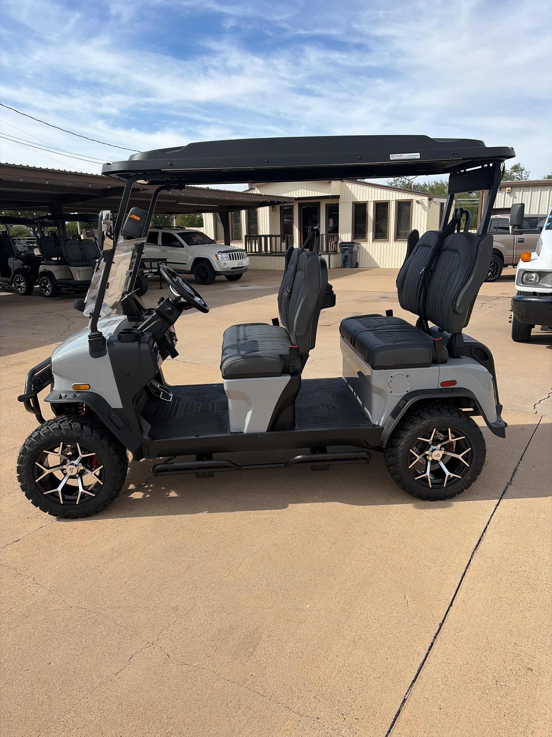 2027 Denago Rover XL Gray image 2