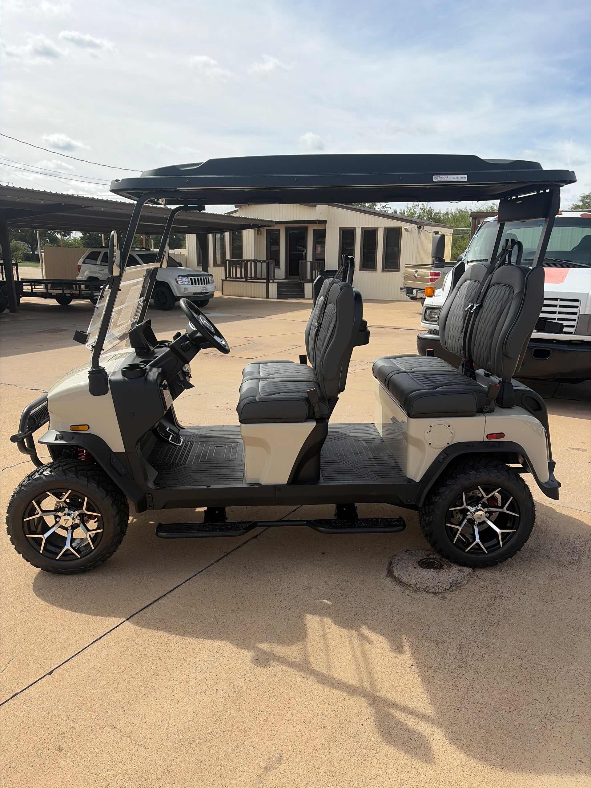 2027 Denago Rover XL Khaki image 2