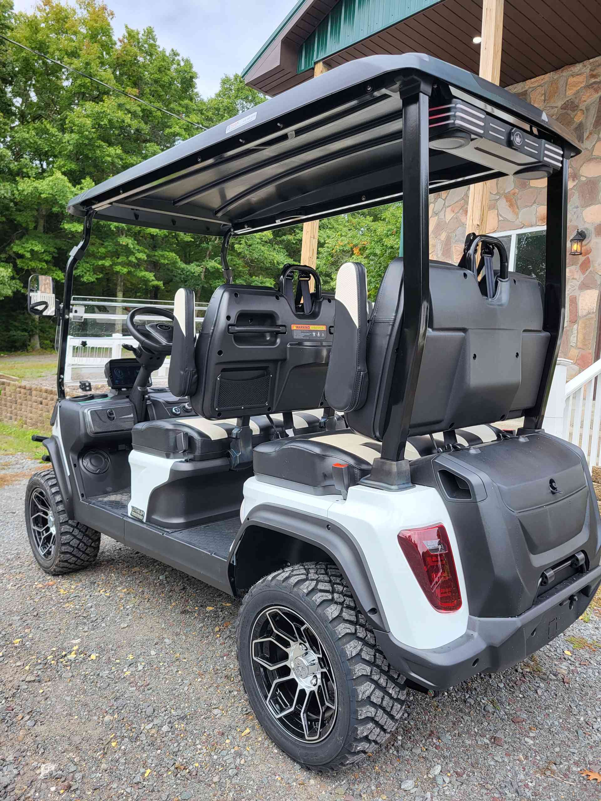 2027 Evolution D5 Maverick 4 PLUS White image 3