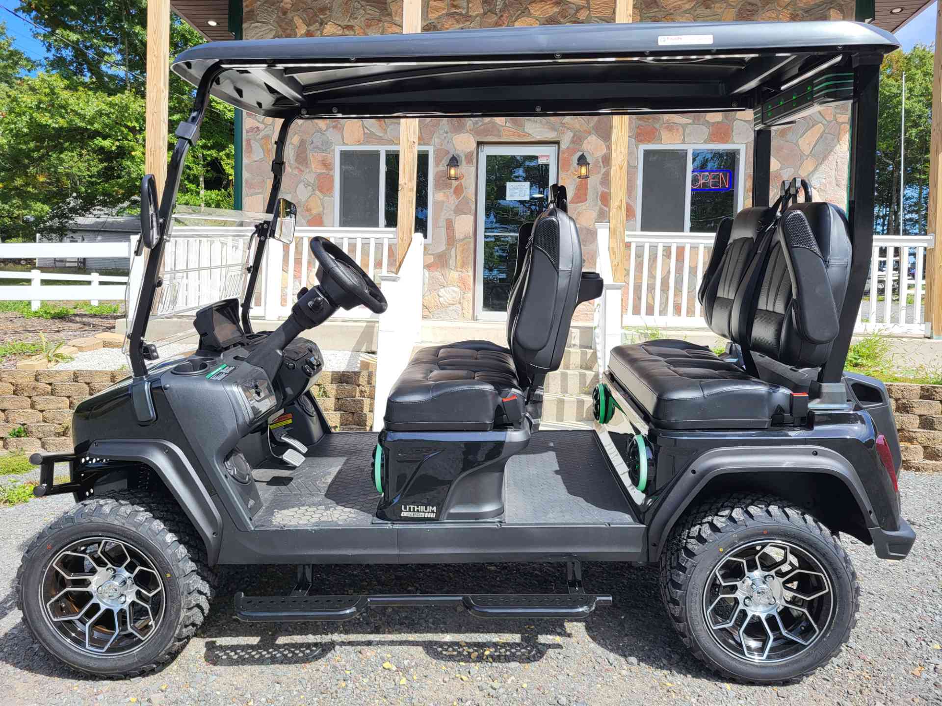 2027 Evolution D5 Maverick 4 PLUS Black image 2