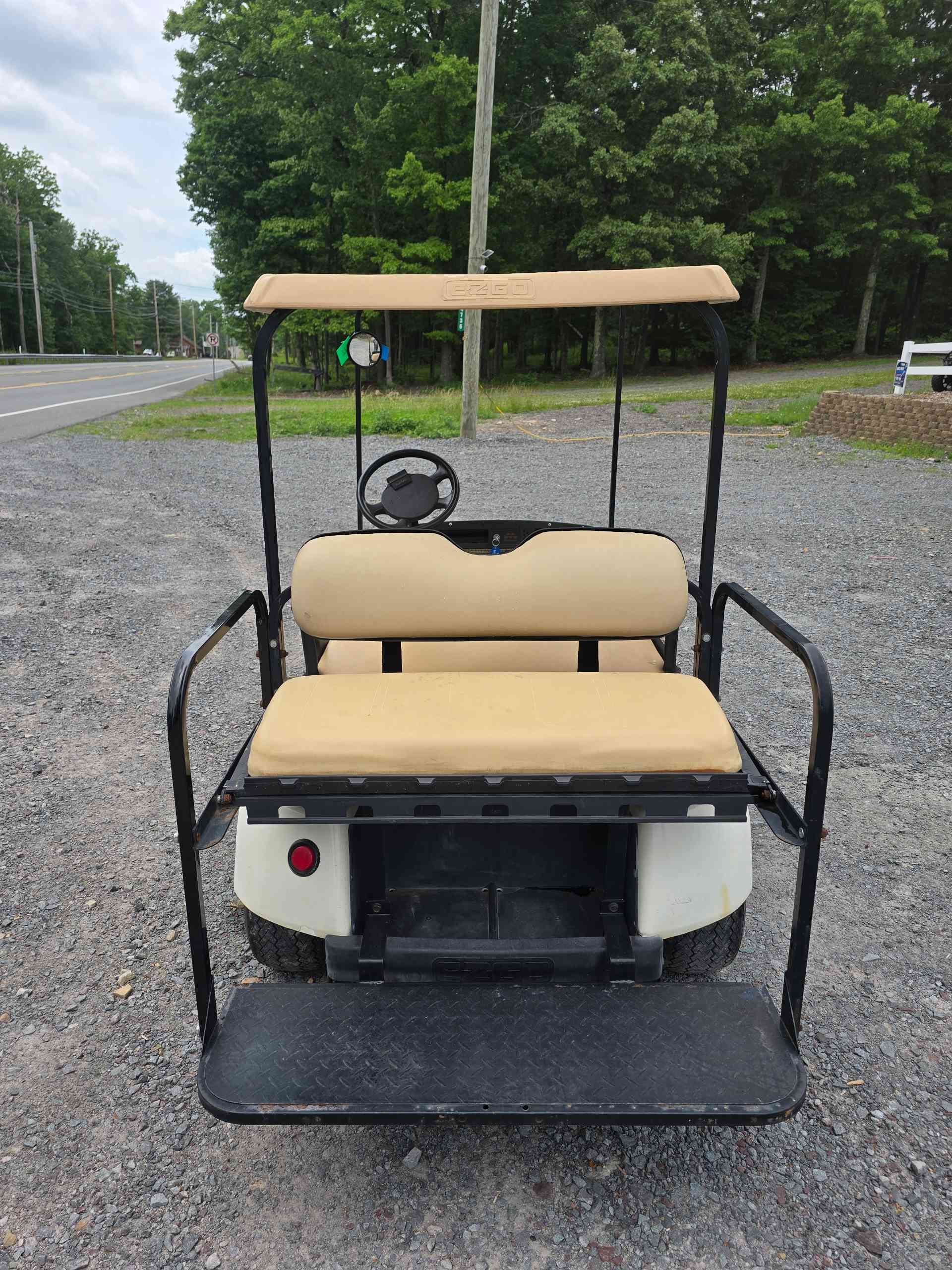 2008 EZGO TXT White image 4