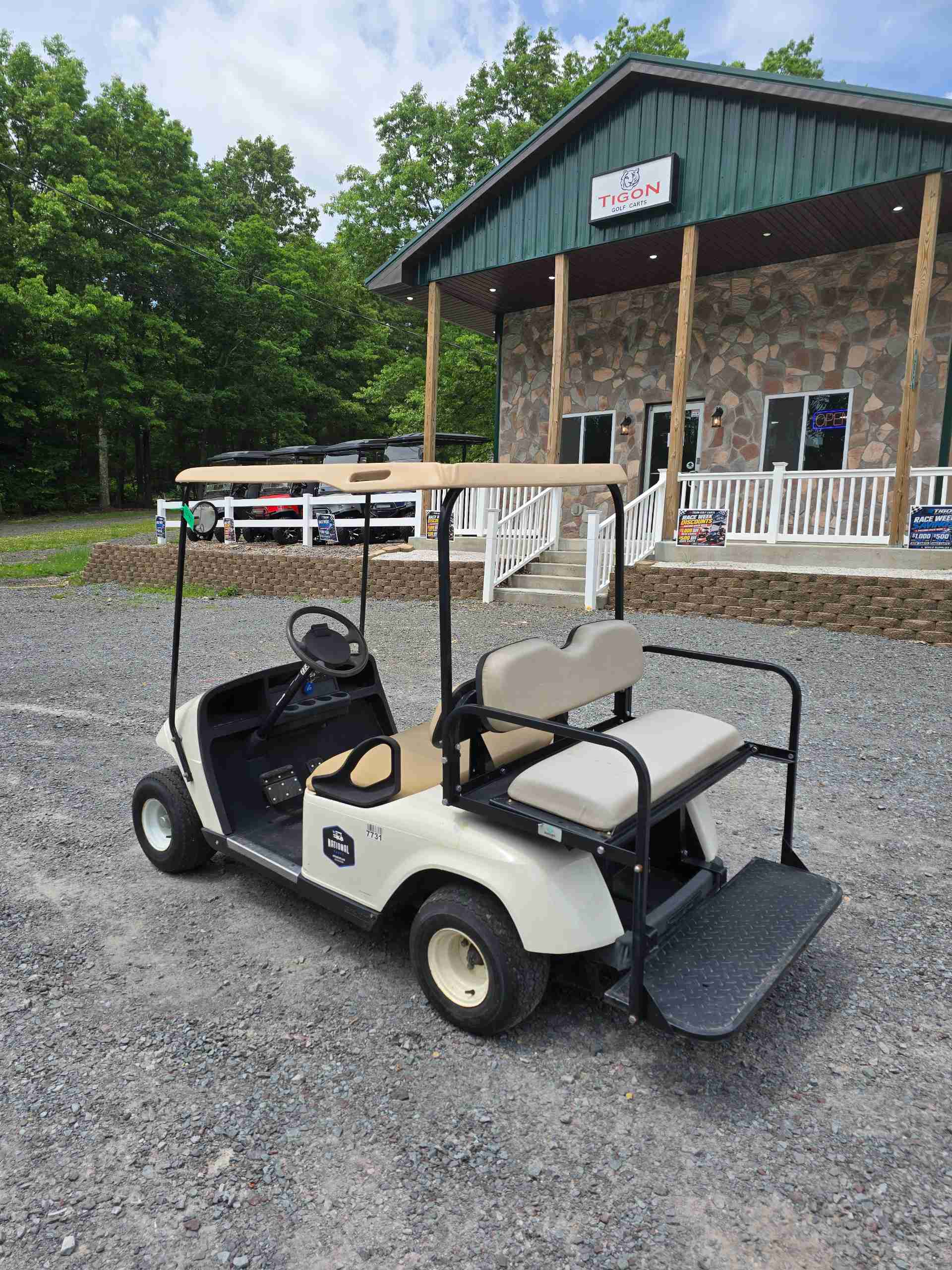 2008 EZGO TXT White image 3